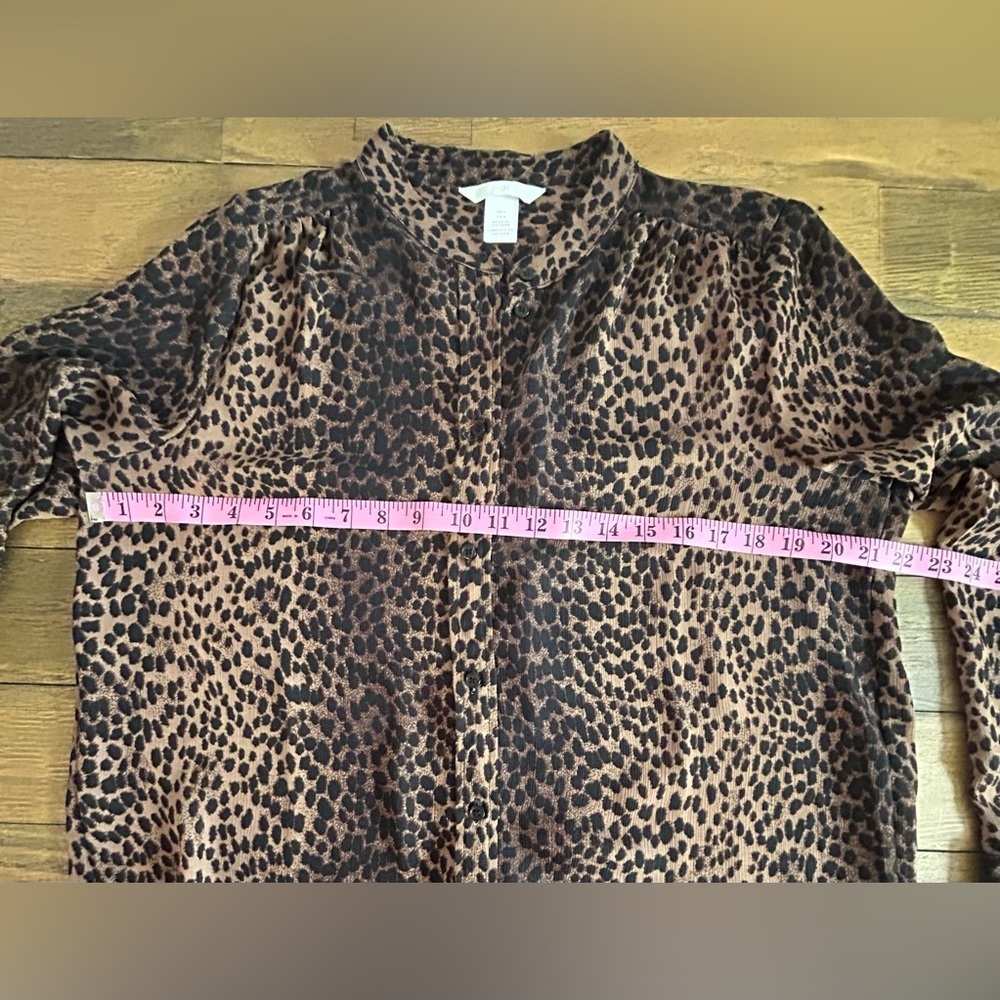 H&M Cheetah Print Sheer Tunic Style Button up Top Long Sleeves Brown and Black - Picture 12 of 12